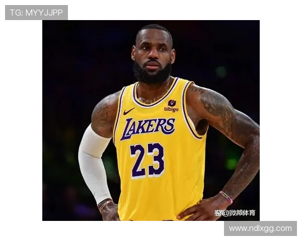 詹姆斯:篮球传奇背后的奋斗故事与辉煌成就解析